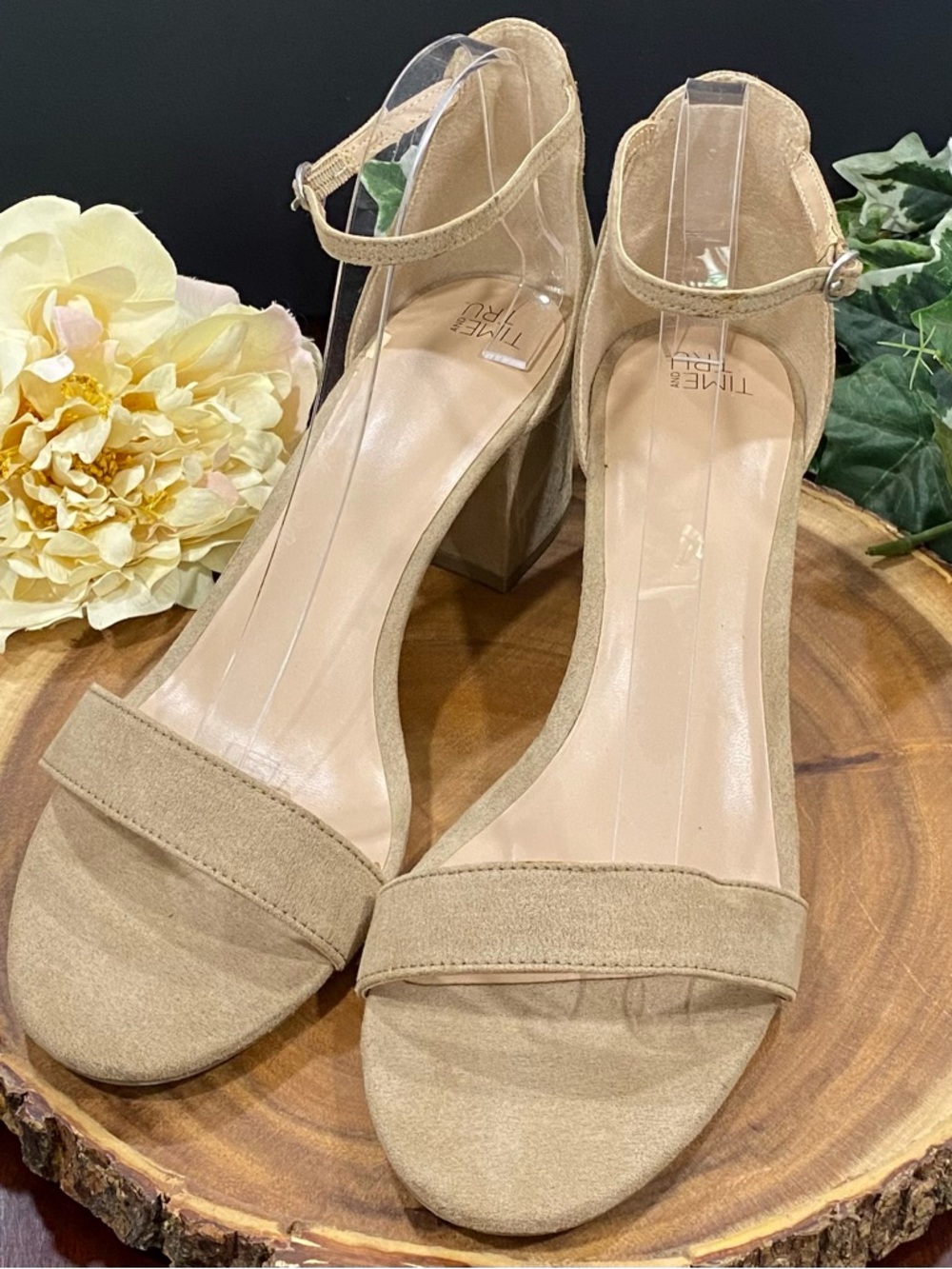 Time and Tru Women's Dressy Ankle-Strap Block Heel Beige Sandals 11M - Picture 2 of 9